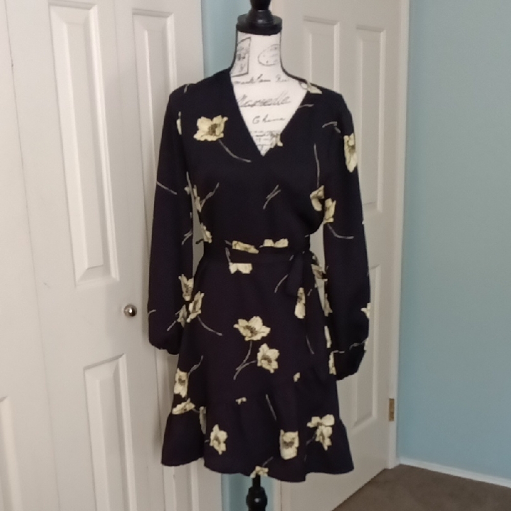 NWOT Wrap Dress by Bar III Size M Floral Ruffle Long Sleeves